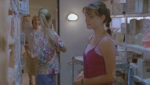 VampireDiariesWorld-dot-Org_H2OJustAddWaterS01E15-0648.jpg