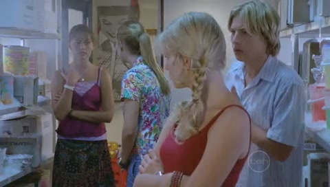 VampireDiariesWorld-dot-Org_H2OJustAddWaterS01E15-0750.jpg