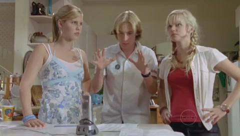VampireDiariesWorld-dot-Org_H2OJustAddWaterS01E16-2012.jpg