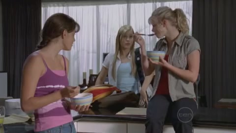 VampireDiariesWorld-dot-Org_H2OJustAddWaterS01E17-0081.jpg