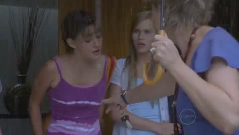 VampireDiariesWorld-dot-Org_H2OJustAddWaterS01E17-0159.jpg