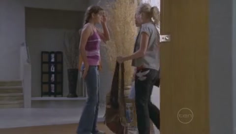 VampireDiariesWorld-dot-Org_H2OJustAddWaterS01E17-0165.jpg