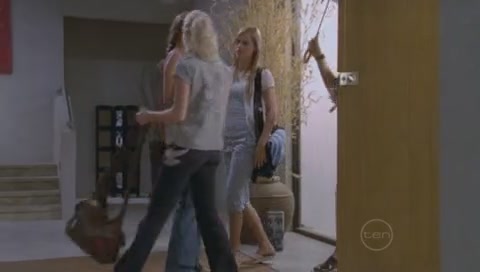 VampireDiariesWorld-dot-Org_H2OJustAddWaterS01E17-0166.jpg