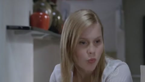 VampireDiariesWorld-dot-Org_H2OJustAddWaterS01E17-0200.jpg