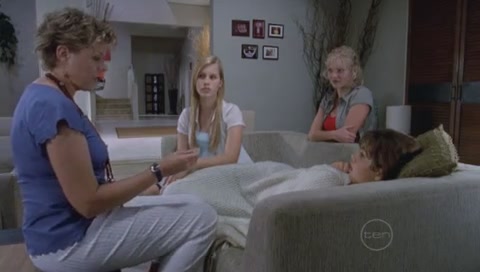 VampireDiariesWorld-dot-Org_H2OJustAddWaterS01E17-0244.jpg