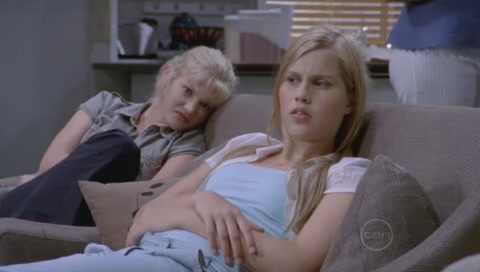 VampireDiariesWorld-dot-Org_H2OJustAddWaterS01E17-0534.jpg