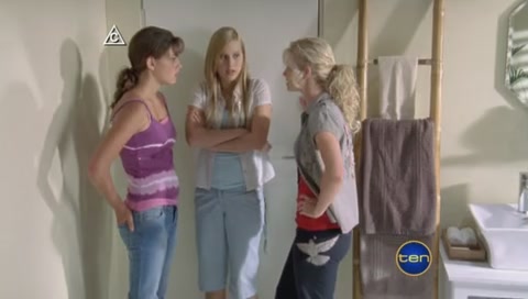 VampireDiariesWorld-dot-Org_H2OJustAddWaterS01E17-1103.jpg