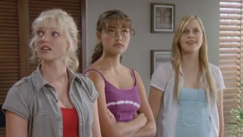 VampireDiariesWorld-dot-Org_H2OJustAddWaterS01E17-1234.jpg