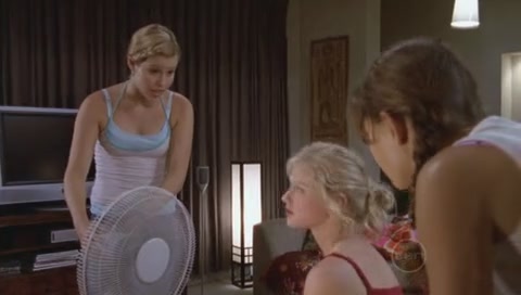 VampireDiariesWorld-dot-Org_H2OJustAddWaterS01E18-1981.jpg