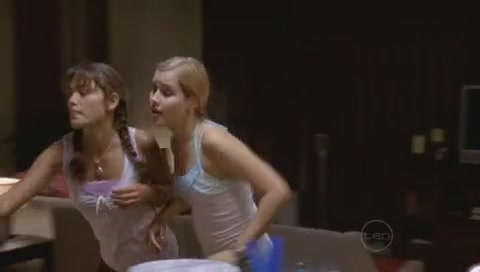 VampireDiariesWorld-dot-Org_H2OJustAddWaterS01E18-2027.jpg