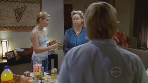 VampireDiariesWorld-dot-Org_H2OJustAddWaterS01E18-2114.jpg