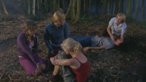 VampireDiariesWorld-dot-Org_H2OJustAddWaterS01E18-2509.jpg