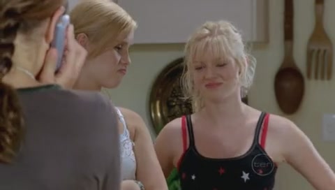 VampireDiariesWorld-dot-Org_H2OJustAddWaterS01E19-0687.jpg