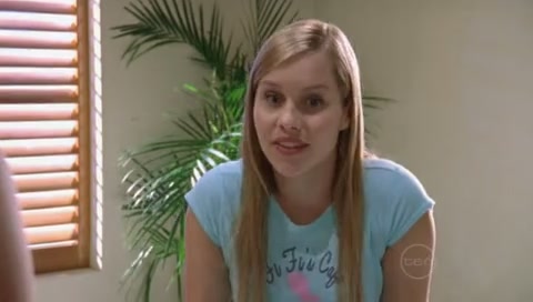 VampireDiariesWorld-dot-Org_H2OJustAddWaterS01E21-0297.jpg