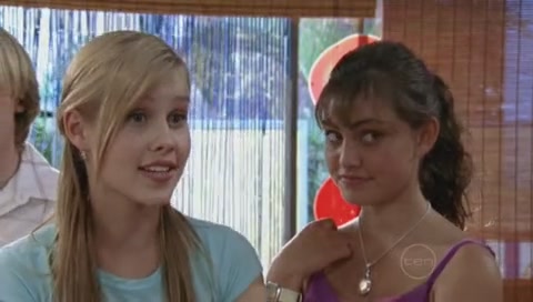 VampireDiariesWorld-dot-Org_H2OJustAddWaterS01E21-1234.jpg