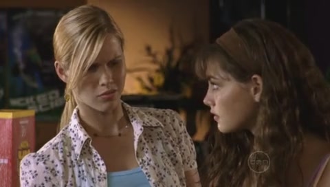VampireDiariesWorld-dot-Org_H2OJustAddWaterS01E22-0034.jpg