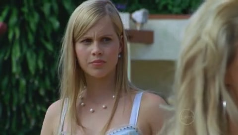 VampireDiariesWorld-dot-Org_H2OJustAddWaterS01E22-0609.jpg