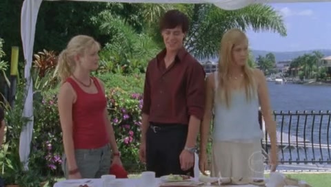 VampireDiariesWorld-dot-Org_H2OJustAddWaterS01E22-1119.jpg