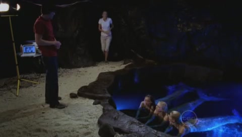 VampireDiariesWorld-dot-Org_H2OJustAddWaterS01E26-1999.jpg