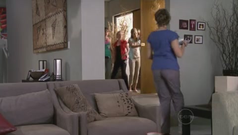 VampireDiariesWorld-dot-Org_H2OJustAddWaterS01E26-2077.jpg