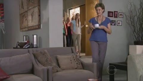 VampireDiariesWorld-dot-Org_H2OJustAddWaterS01E26-2079.jpg
