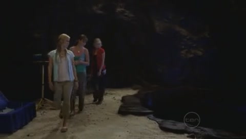 VampireDiariesWorld-dot-Org_H2OJustAddWaterS01E26-2228.jpg