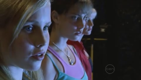 VampireDiariesWorld-dot-Org_H2OJustAddWaterS01E26-2362.jpg