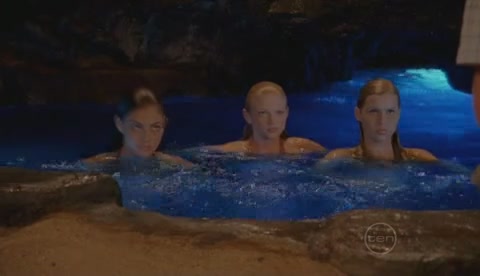 VampireDiariesWorld-dot-Org_H2OJustAddWaterS02E01-0553.jpg