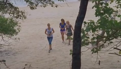 VampireDiariesWorld-dot-Org_H2OJustAddWaterS02E01-0981.jpg