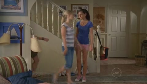VampireDiariesWorld-dot-Org_H2OJustAddWaterS02E01-1074.jpg