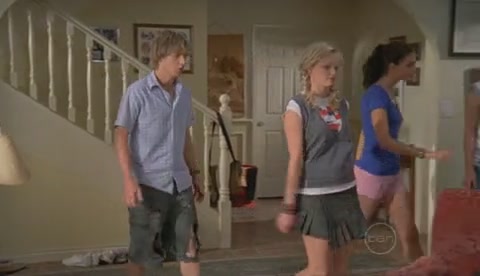 VampireDiariesWorld-dot-Org_H2OJustAddWaterS02E01-1077.jpg