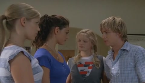 VampireDiariesWorld-dot-Org_H2OJustAddWaterS02E01-1159.jpg