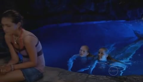 VampireDiariesWorld-dot-Org_H2OJustAddWaterS02E02-0243.jpg