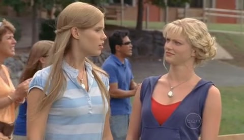 VampireDiariesWorld-dot-Org_H2OJustAddWaterS02E02-0727.jpg