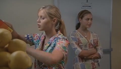 VampireDiariesWorld-dot-Org_H2OJustAddWaterS02E03-0357.jpg