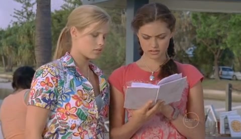 VampireDiariesWorld-dot-Org_H2OJustAddWaterS02E03-0801.jpg