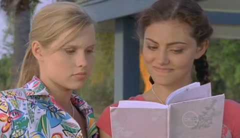 VampireDiariesWorld-dot-Org_H2OJustAddWaterS02E03-0815.jpg