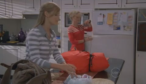 VampireDiariesWorld-dot-Org_H2OJustAddWaterS02E04-0086.jpg