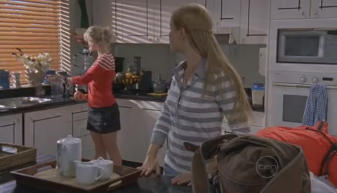 VampireDiariesWorld-dot-Org_H2OJustAddWaterS02E04-0095.jpg