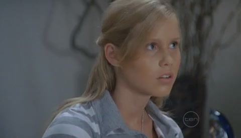VampireDiariesWorld-dot-Org_H2OJustAddWaterS02E04-0344.jpg