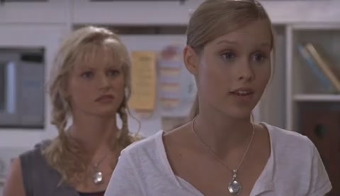 VampireDiariesWorld-dot-Org_H2OJustAddWaterS02E04-1251.jpg