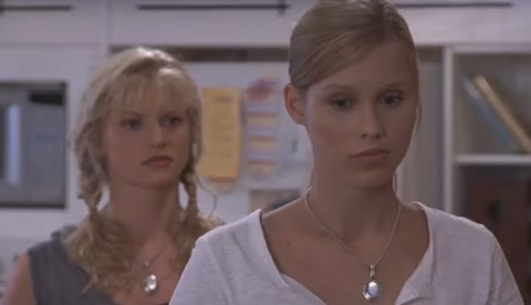 VampireDiariesWorld-dot-Org_H2OJustAddWaterS02E04-1259.jpg