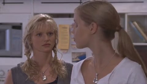 VampireDiariesWorld-dot-Org_H2OJustAddWaterS02E04-1265.jpg