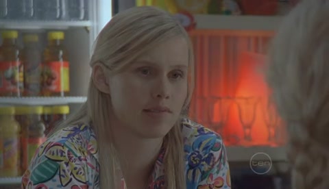 VampireDiariesWorld-dot-Org_H2OJustAddWaterS02E05-0114.jpg