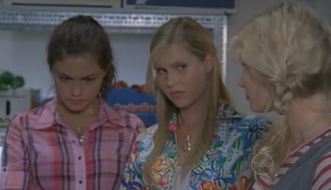 VampireDiariesWorld-dot-Org_H2OJustAddWaterS02E05-0290.jpg