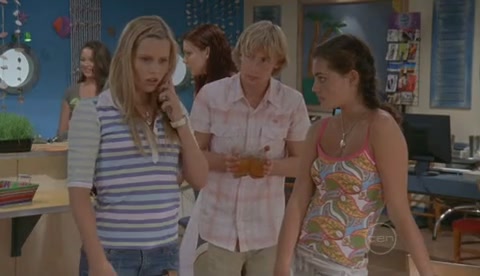 VampireDiariesWorld-dot-Org_H2OJustAddWaterS2E11-0984.jpg