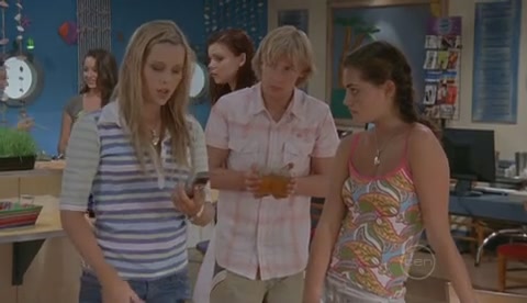 VampireDiariesWorld-dot-Org_H2OJustAddWaterS2E11-0985.jpg