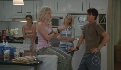 VampireDiariesWorld-dot-Org_H2OJustAddWaterS2E11-1072.jpg
