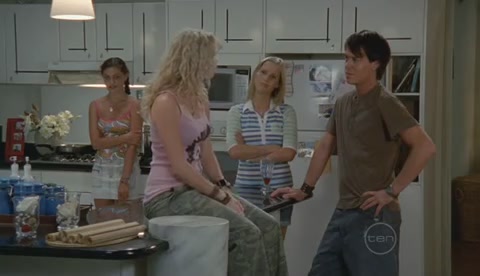 VampireDiariesWorld-dot-Org_H2OJustAddWaterS2E11-1074.jpg