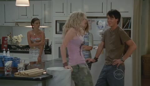 VampireDiariesWorld-dot-Org_H2OJustAddWaterS2E11-1076.jpg